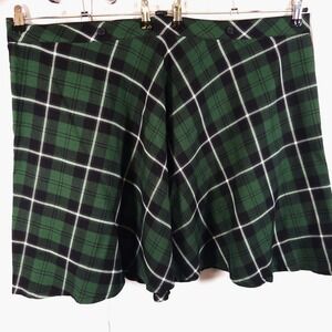 Tripp‎ NYC Green Black Plaid Knee Skirt Tagged 4 Measures 47x23